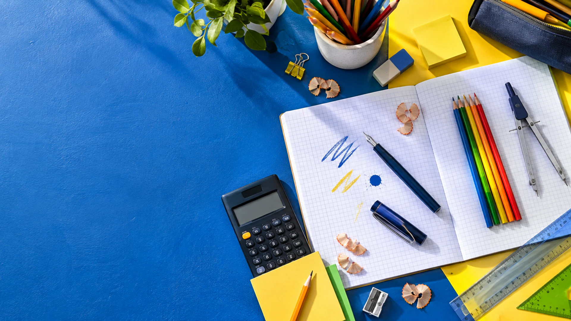 Cahier, crayons, instruments de géométrie et fournitures scolaires LE RAYO